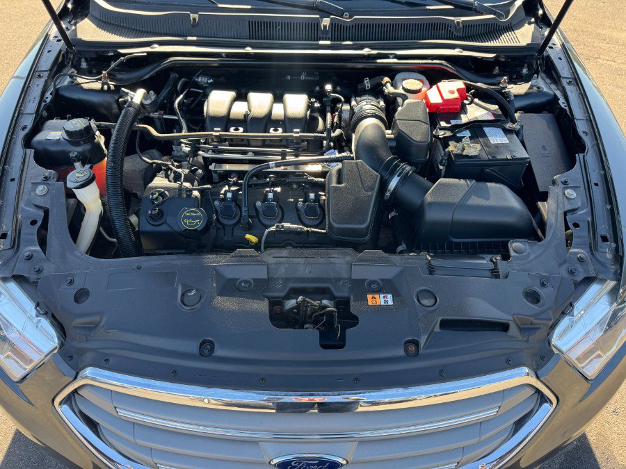 Used 2018 Ford Taurus SE FWD image 22