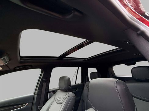 Used 2024 Cadillac XT6 Sport image 23