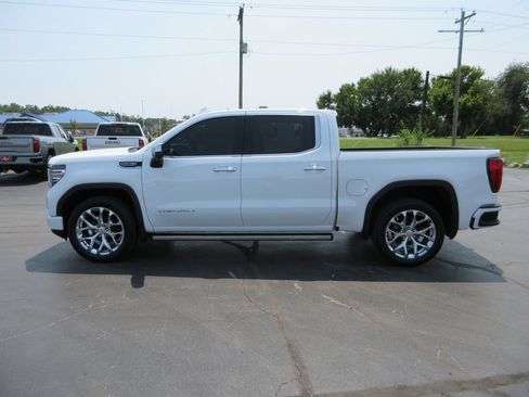 Certified 2022 GMC Sierra 1500 Denali w/ Denali Reserve Package AWD/4WD image 11