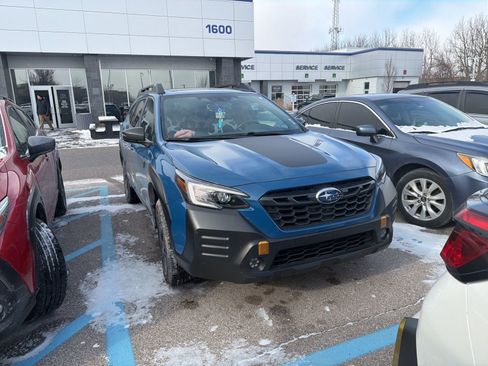 Used 2023 Subaru Outback Wilderness image 7