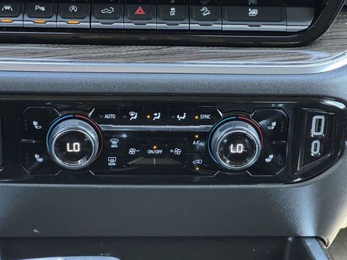 Used 2023 Chevrolet Silverado 1500 LT Trail Boss w/ LT Trail Boss Premium Package image 6