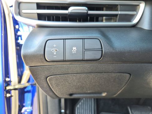 Used 2025 Hyundai Elantra SEL image 27