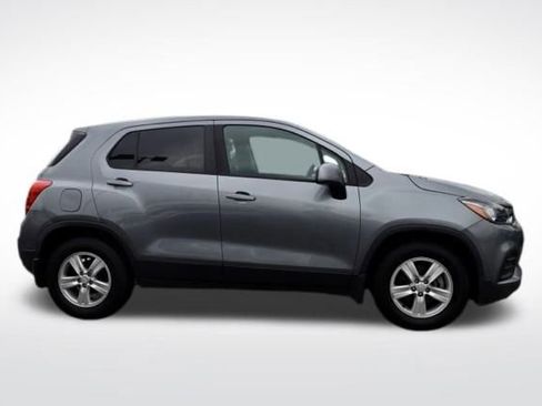 Certified 2020 Chevrolet Trax LS w/ Tint and Cruise Package image 12