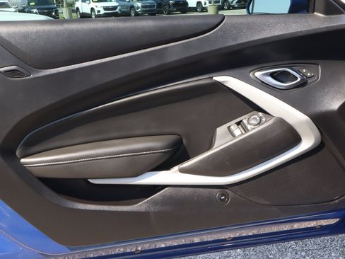 Used 2019 Chevrolet Camaro SS RWD image 13