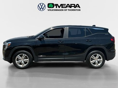 Used 2024 GMC Terrain SLE AWD/4WD image 2
