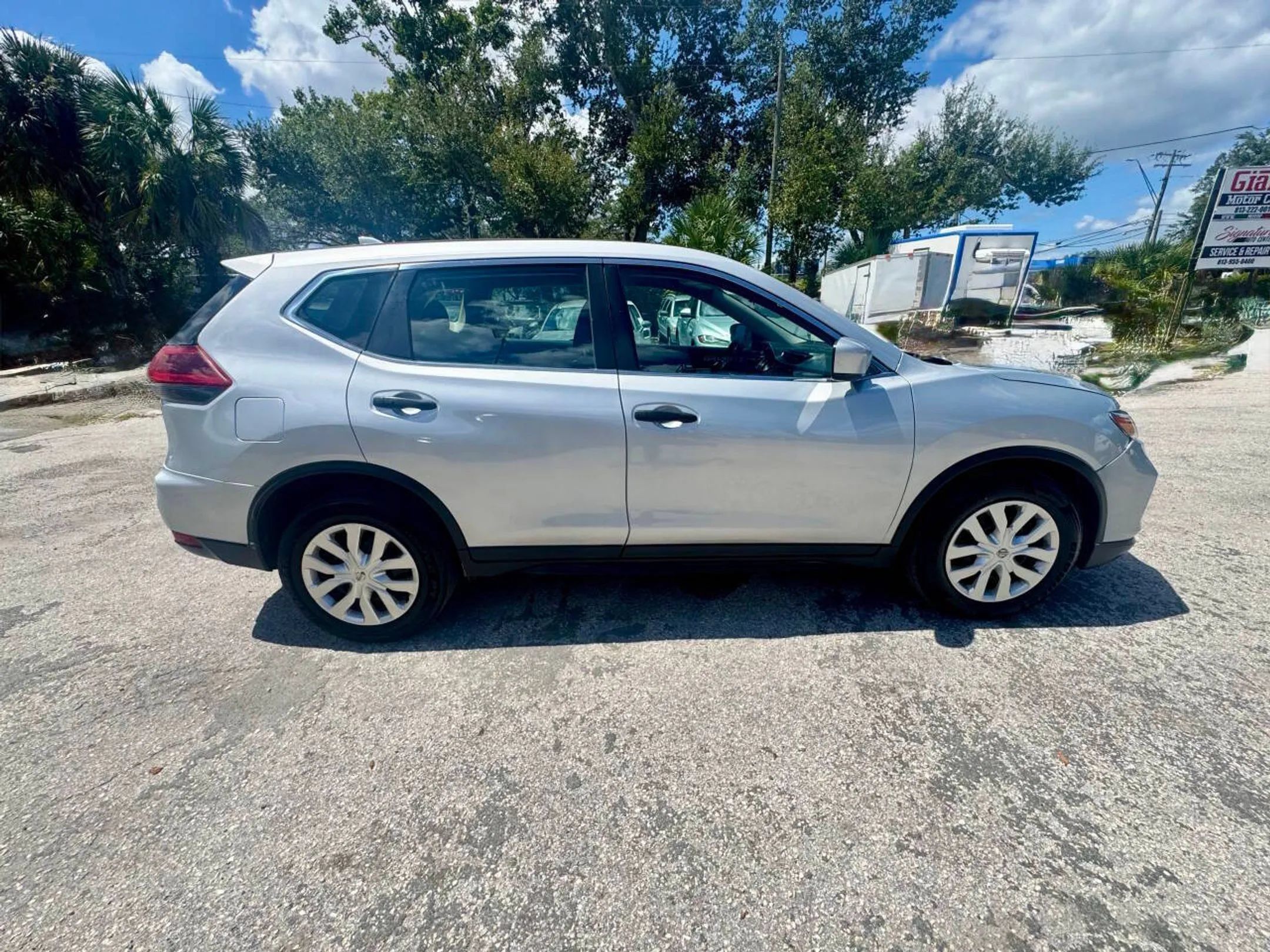 Used 2020 Nissan Rogue S FWD image 7