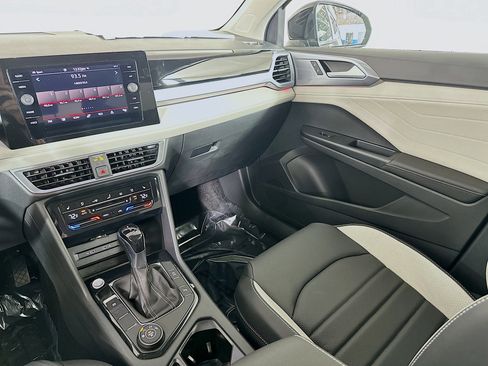 New 2026 Volkswagen Taos SEL AWD/4WD image 23