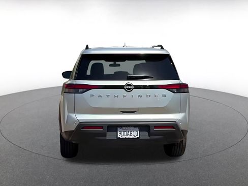 Used 2025 Nissan Pathfinder SV image 11