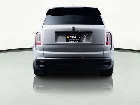 Used 2024 Rolls-Royce Cullinan Black Badge image 13