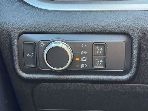 Used 2022 Ford Explorer XLT AWD/4WD image 25