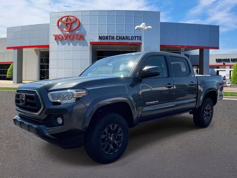 Used 2023 Toyota Tacoma SR5 RWD image 4