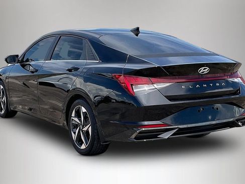 Used 2022 Hyundai Elantra SEL w/ Convenience + Premium Package FWD image 4