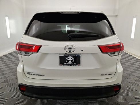 Used 2018 Toyota Highlander XLE AWD/4WD image 15