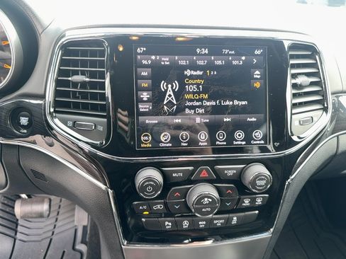 Used 2020 Jeep Grand Cherokee Overland AWD/4WD image 22