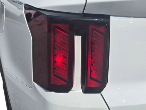 Certified 2026 Kia Sorento LX FWD image 11