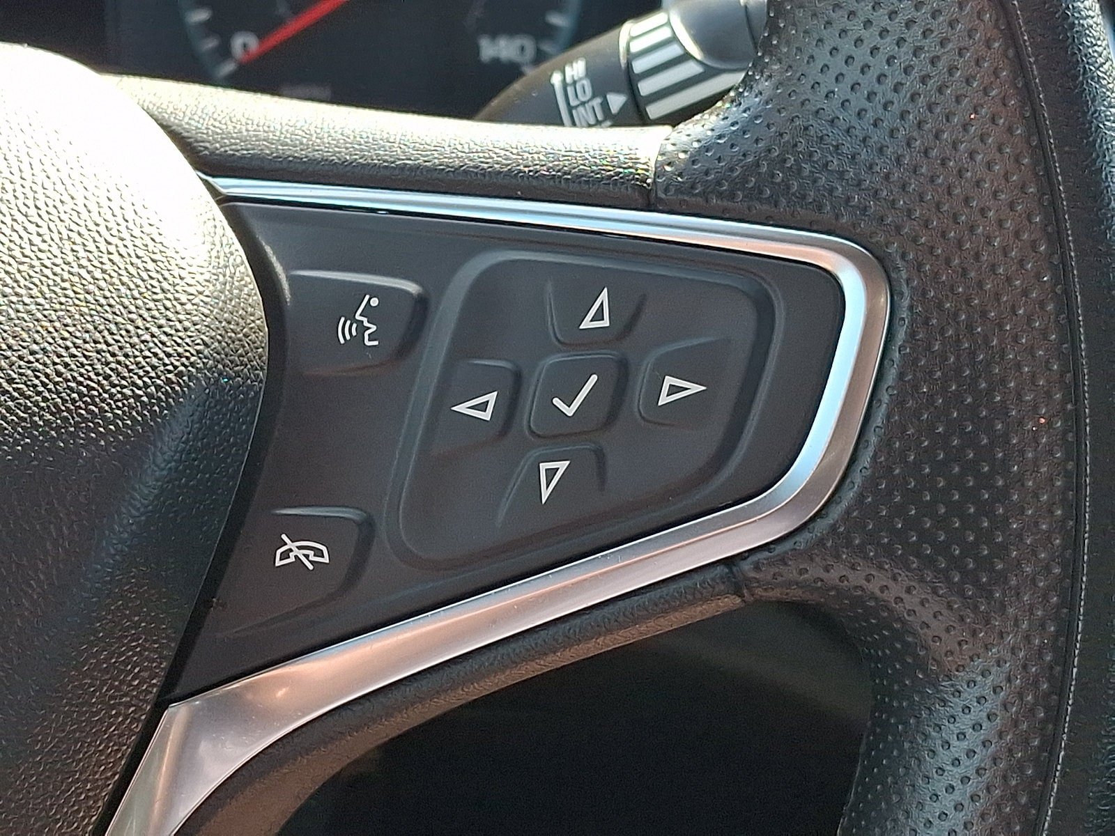Used 2025 Chevrolet Malibu LT FWD image 21