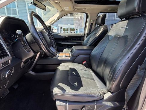 Used 2019 Ford Expedition Platinum AWD/4WD image 12