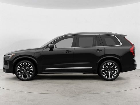 New 2026 Volvo XC90 T8 Plus image 2