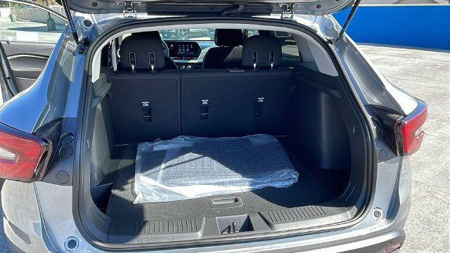 New 2026 Chevrolet Trax LS w/ Driver Confidence Package FWD image 29