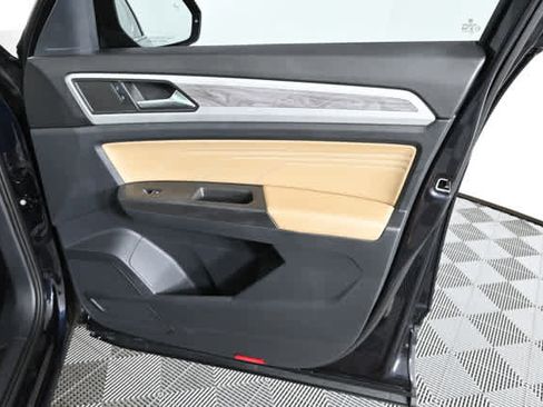 Used 2022 Volkswagen Atlas Cross Sport SE w/ Panoramic Sunroof Package image 14