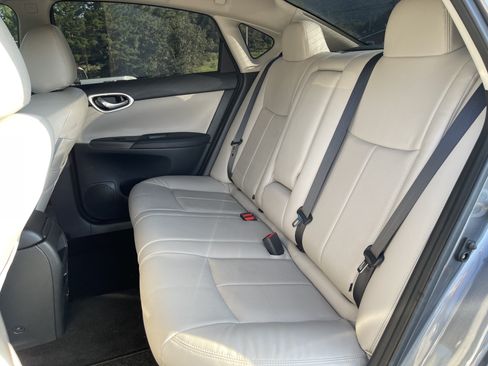 Used 2018 Nissan Sentra SR FWD image 11
