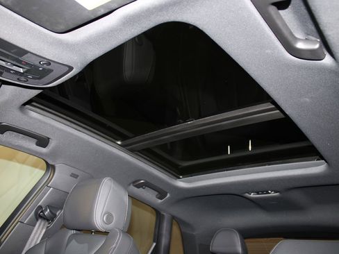 Certified 2025 Audi Q3 2.0T Premium w/ Convenience Package image 5