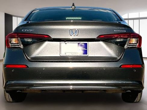 Used 2023 Honda Civic Touring image 5