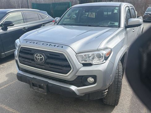 Used 2019 Toyota Tacoma SR5 image 2
