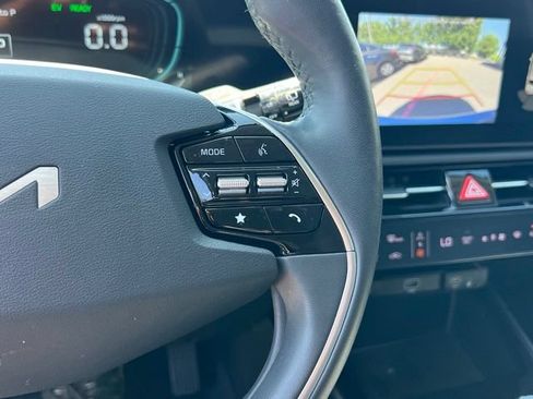 Certified 2023 Kia Niro EX w/ EX Cold Weather Package FWD image 22
