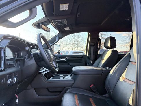 Used 2024 GMC Sierra 2500 AT4 w/ AT4 Premium Plus Package image 11