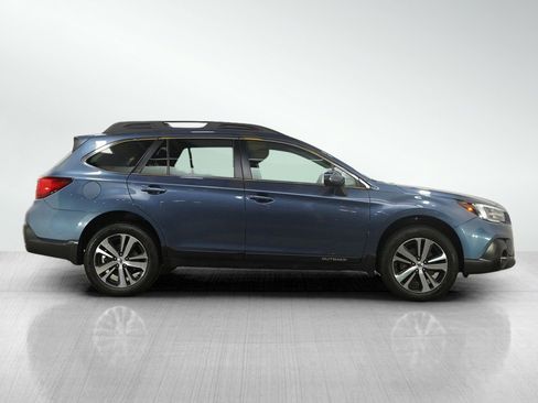Used 2018 Subaru Outback 2.5i Limited AWD/4WD image 6