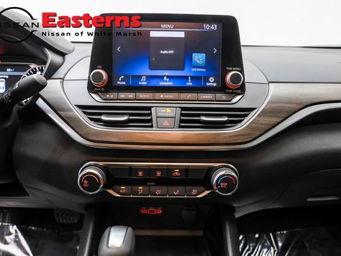 Used 2024 Nissan Altima 2.5 SV image 12