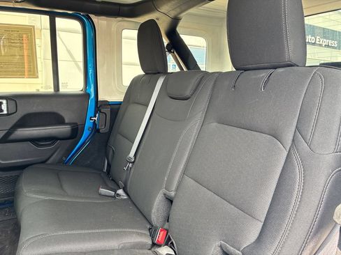 Used 2022 Jeep Wrangler Unlimited Sahara w/ LED Lighting Group AWD/4WD image 14