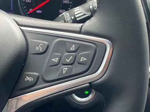 Used 2023 Chevrolet Equinox Premier image 22