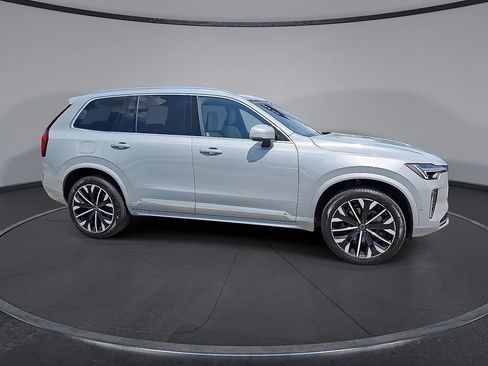 Certified 2026 Volvo XC90 B6 Plus AWD/4WD image 6