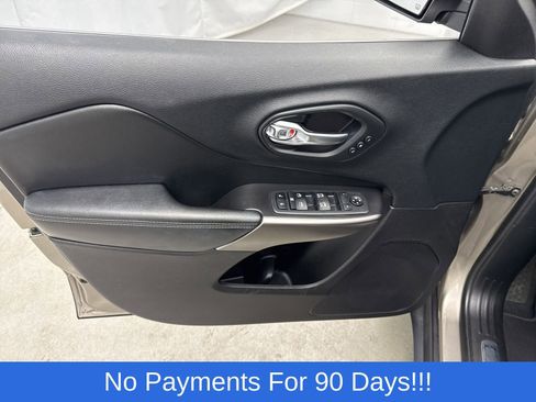 Used 2020 Jeep Cherokee Limited w/ Technology Group AWD/4WD image 13