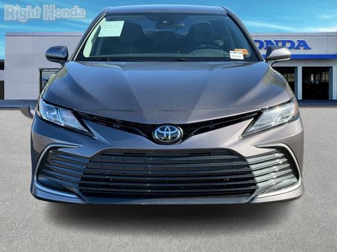 Used 2023 Toyota Camry LE image 5