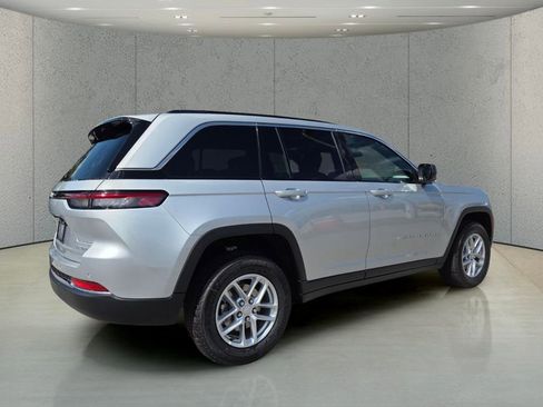 New 2026 Jeep Grand Cherokee Laredo X RWD image 4