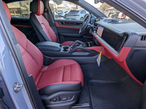 New 2026 Porsche Cayenne GTS image 25