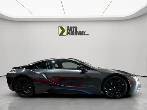 Used 2016 BMW i8 image 4