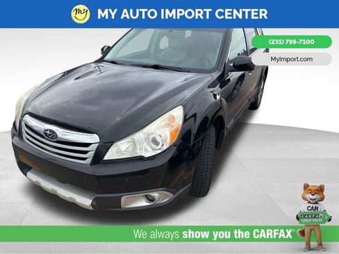 Used 2011 Subaru Outback 2.5i Limited image 3