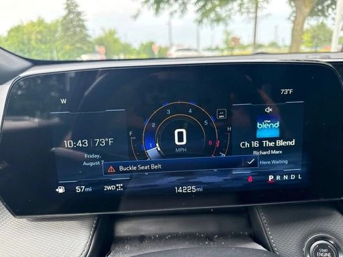 Used 2025 Chevrolet Equinox LT w/ Safety and Technology Package AWD/4WD image 24