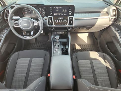 Used 2022 Kia Sorento LX FWD image 18