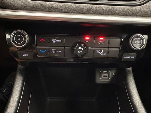 Used 2023 Jeep Compass Latitude AWD/4WD image 9
