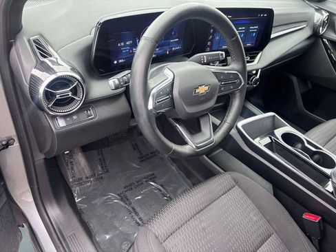 Used 2025 Chevrolet Equinox LT FWD image 11