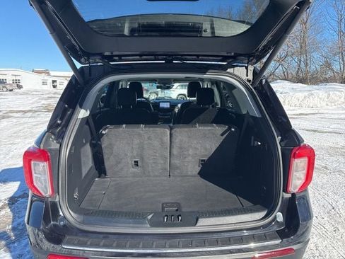 Used 2022 Ford Explorer Limited w/ Equipment Group 301A image 5