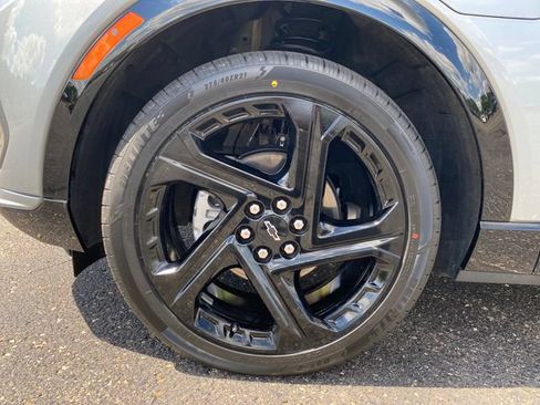 Certified 2024 Chevrolet Equinox EV RS FWD image 24