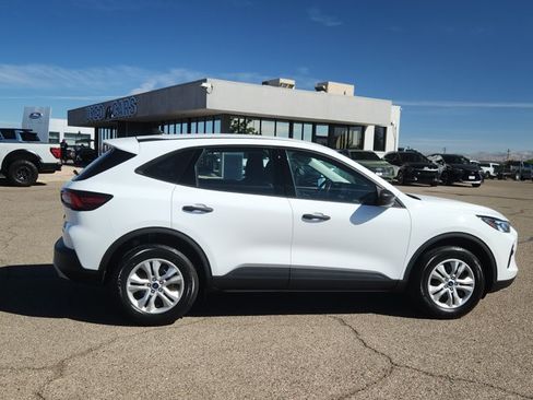 Certified 2023 Ford Escape AWD image 2