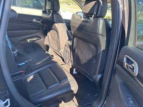 Used 2012 Jeep Grand Cherokee Laredo image 12