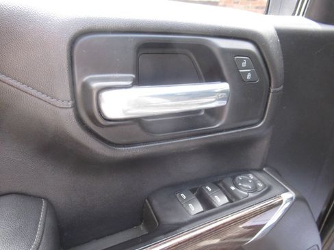 Used 2019 GMC Sierra 1500 SLE w/ SLE Value Package AWD/4WD image 18